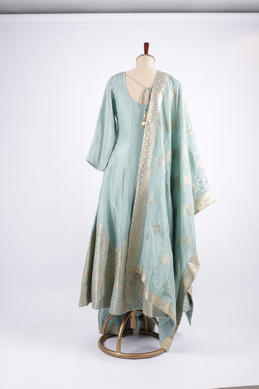 Embroidered suit set