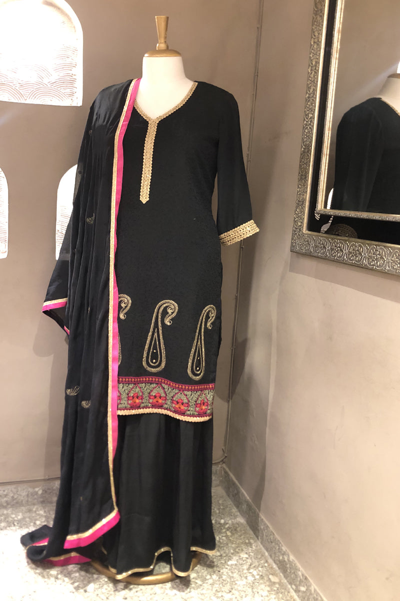 Readymade Crepe Suit