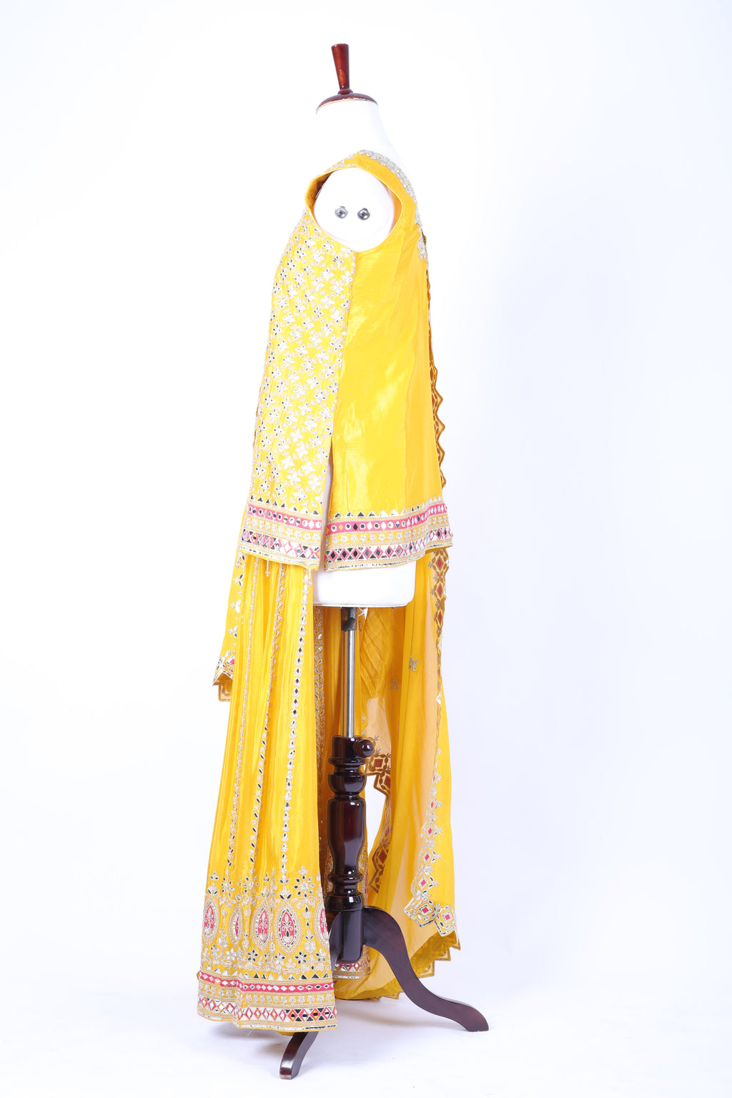 Sunny yellow embroidered straight SET