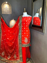 गैलरी व्यूवर में इमेज लोड करें, Ritu Kumar Embroidered Unstitch Suit
