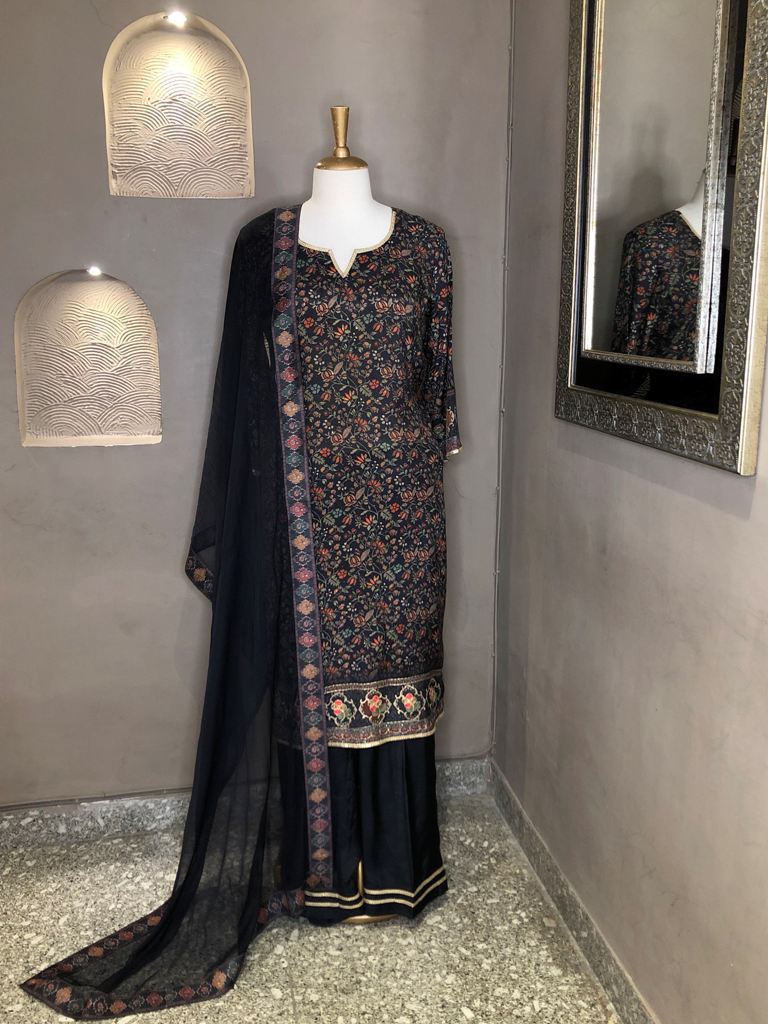 Readymade Printed Suit