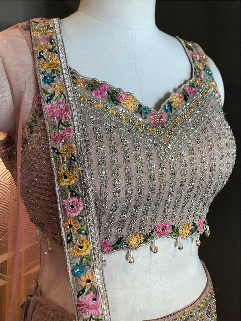 Embroiderd lehanga