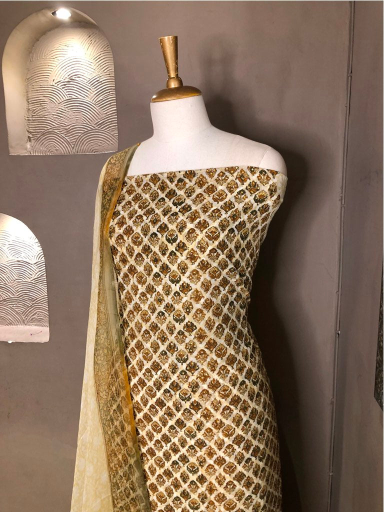 Printed Crepe Unstitched Suit
