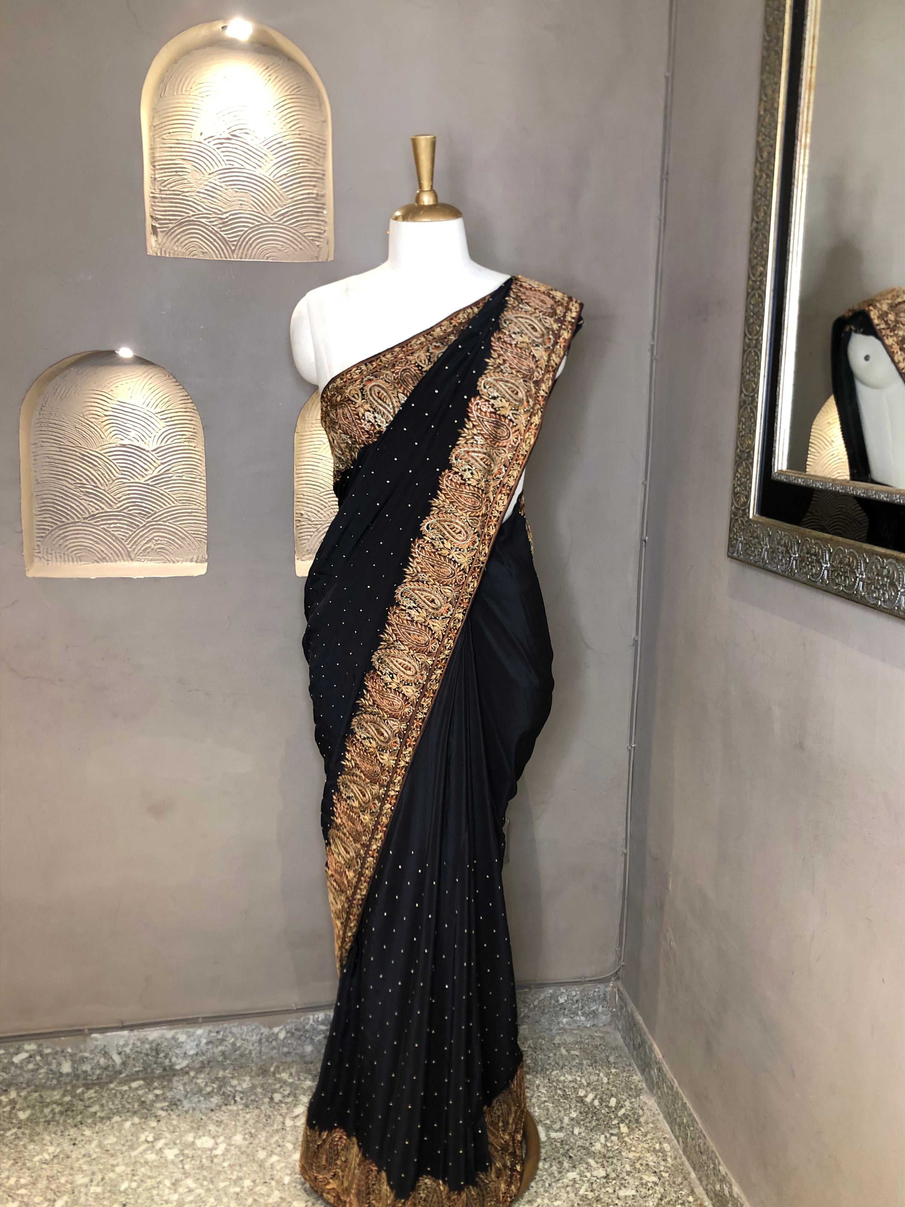 Crepe Kashmiri Thread Work Saree