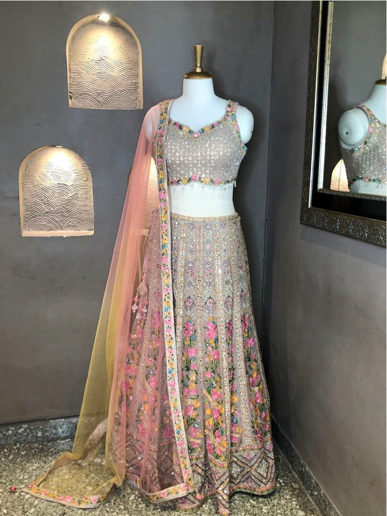 Embroiderd lehanga